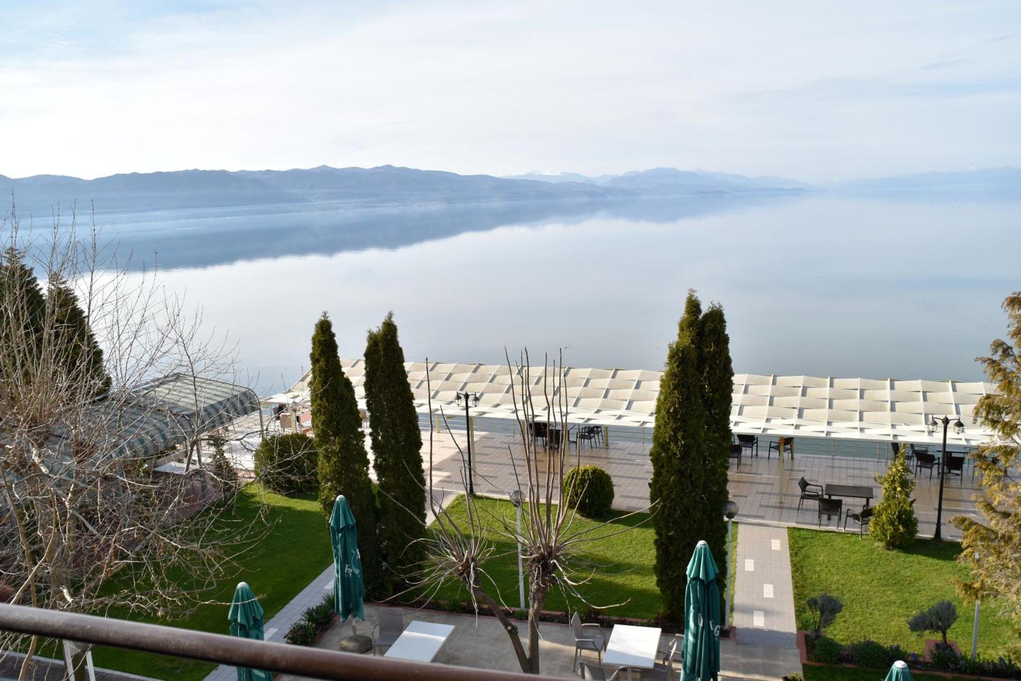 Hotel Millennium Pogradec Exterior photo